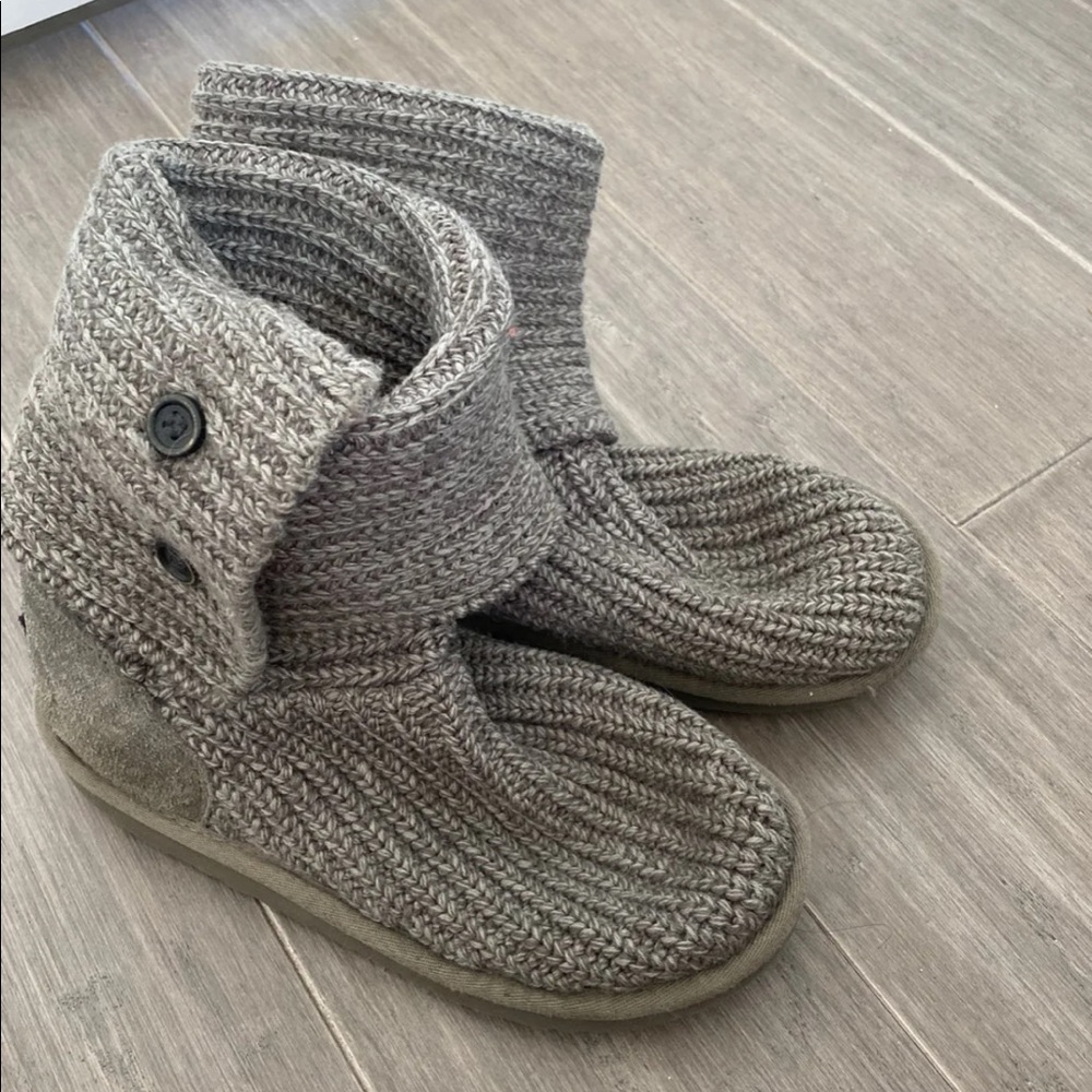 grey knitted Uggs